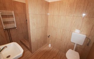 Casa singur in curte-zona Girocului - Poză 8