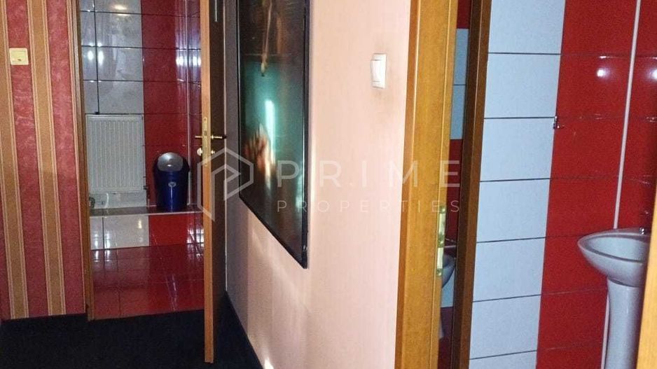 Spațiu Comercial și Birouri de Închiriat – 160 mp, Parcare Privată - Poză 6