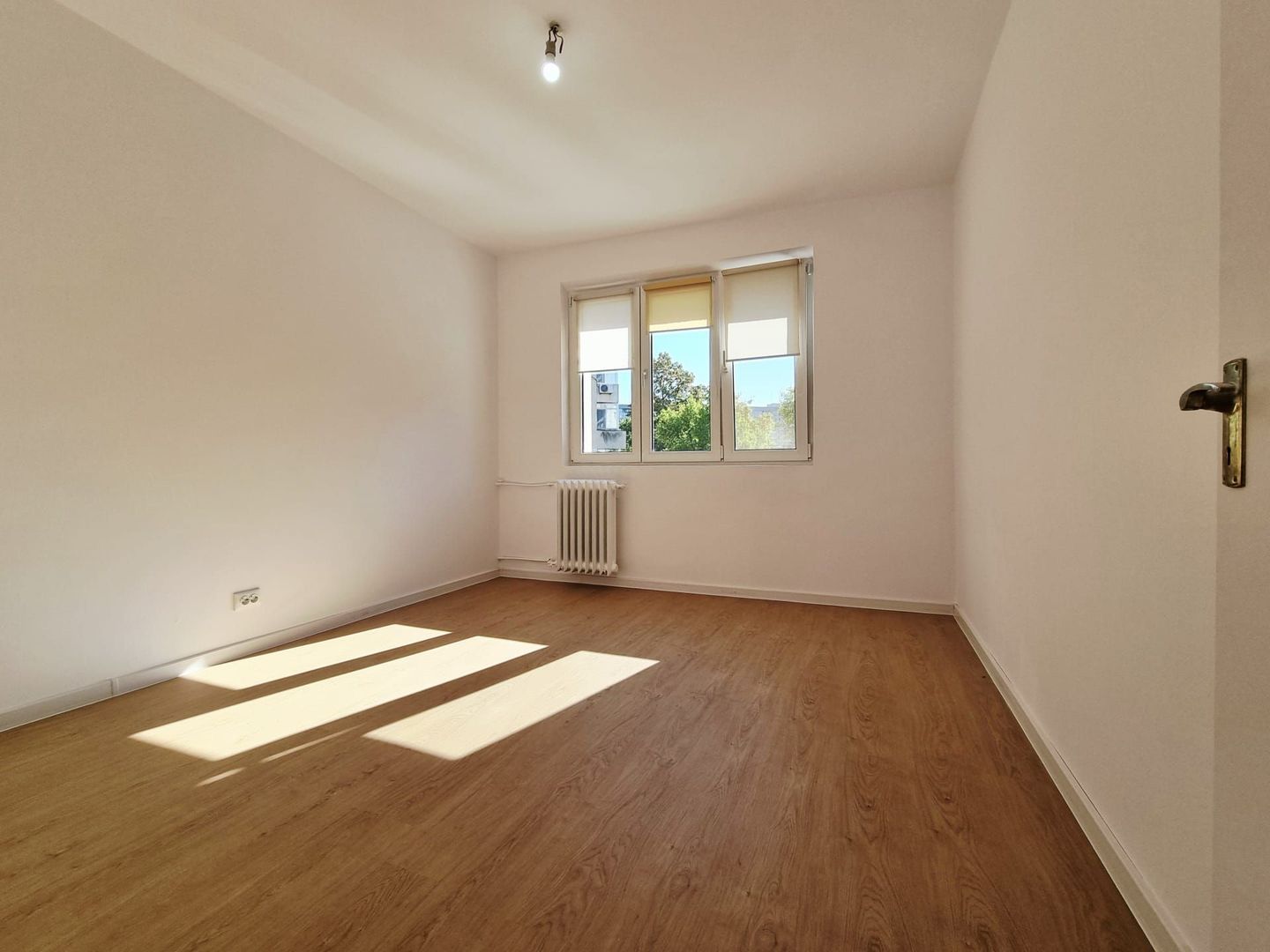 MILITARI LUJERULUI METROU 2 Camere Etaj 2din4 Bloc Reabilitat Termic - Poză 14