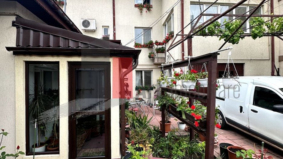 Casă individuală de vânzare – Dămăroaia, Sector 1, București - Poză 1