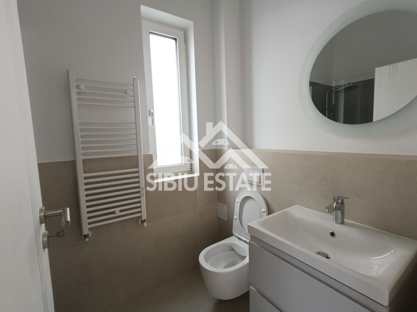 Apartament luminos, ideal locuință sau birou ,parter, 2 locuri parcare - Poză 6