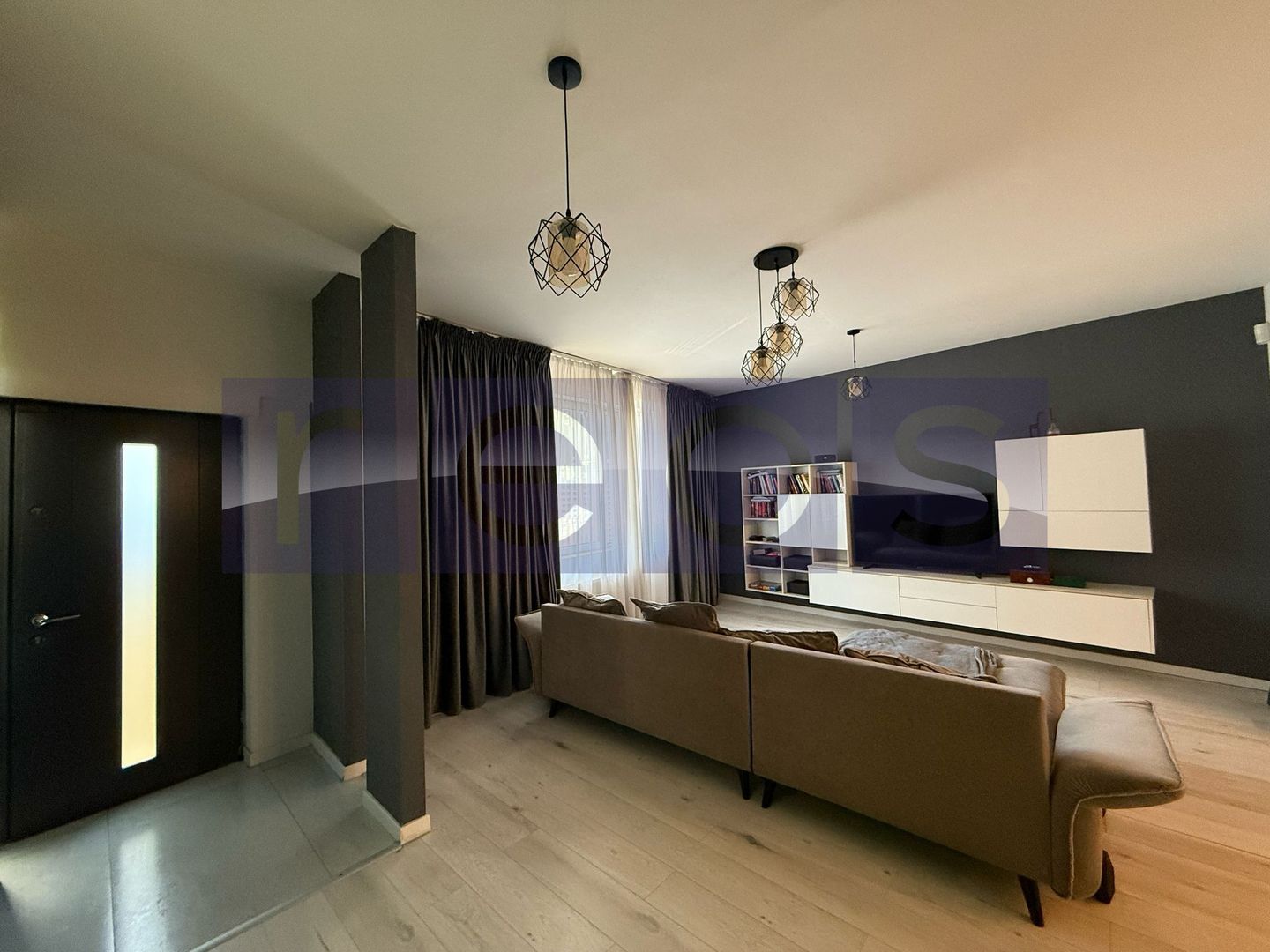 VANZARE VILA 6 CAMERE | EROII REVOLUTIEI | CURTE | 2 LOCURI DE PARCARE - Poză 1