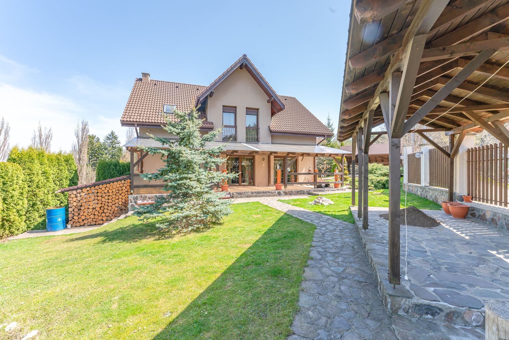 Casa Sacele amplasata in vecinatatea padurii cu pompa de caldura - Poză 28