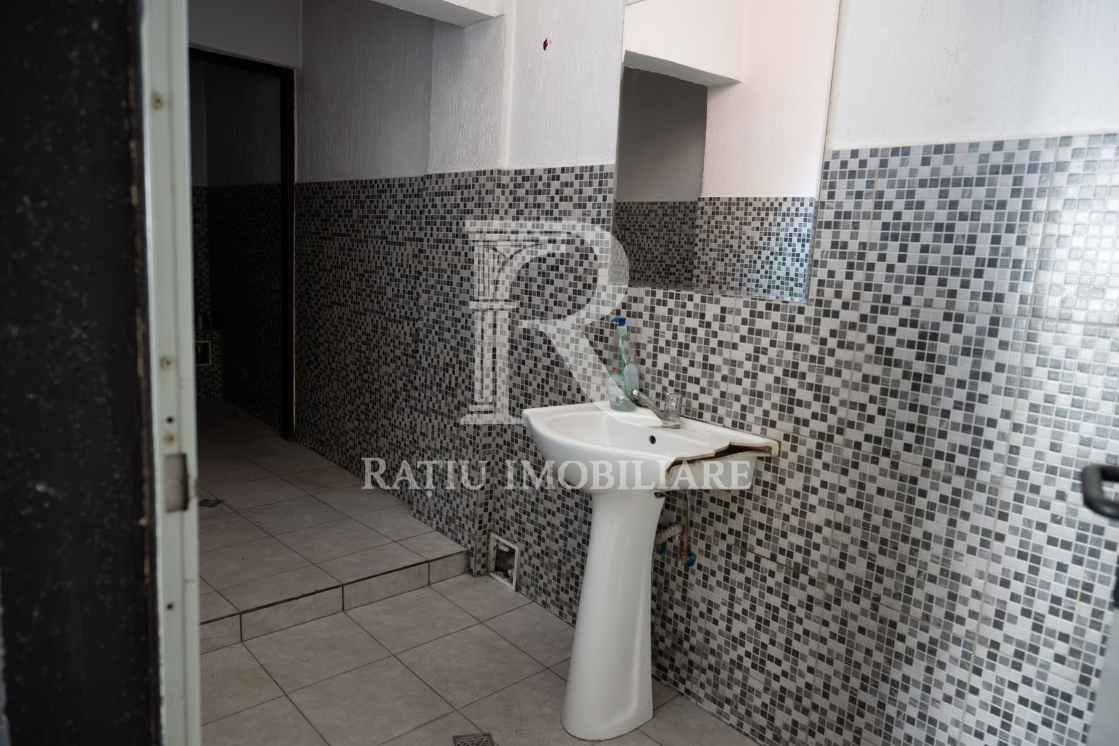 Spatiu Comercial | Etajul 1 + Mansarda | Decebal | 300 mp | Oradea - Poză 13