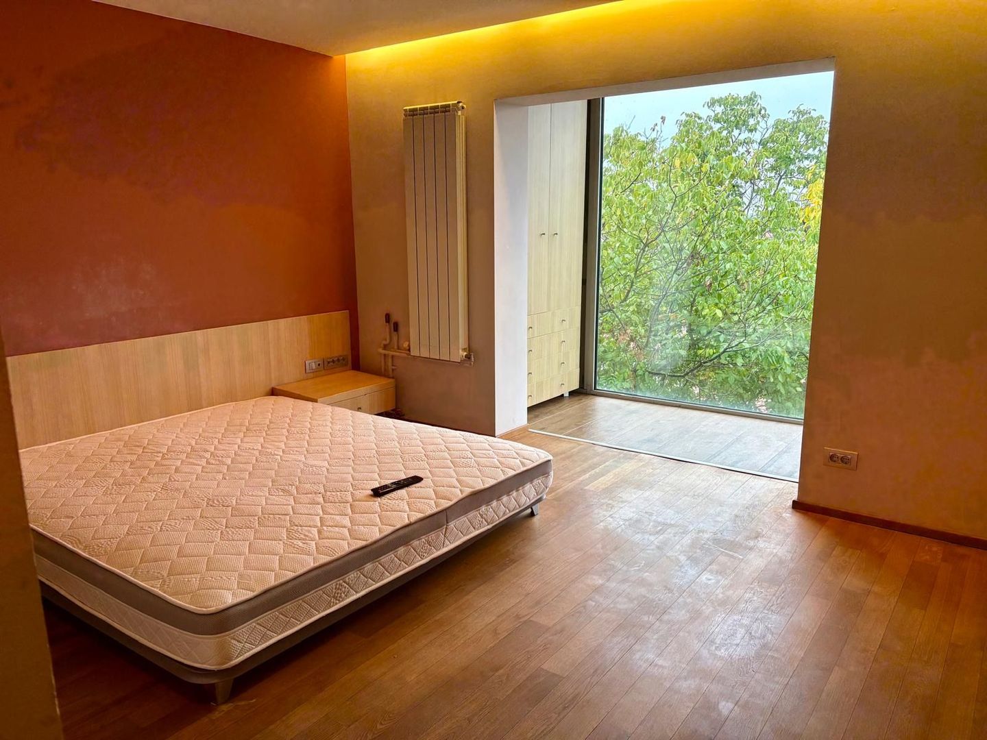 Decomandat si mobilat modern - Poză 8