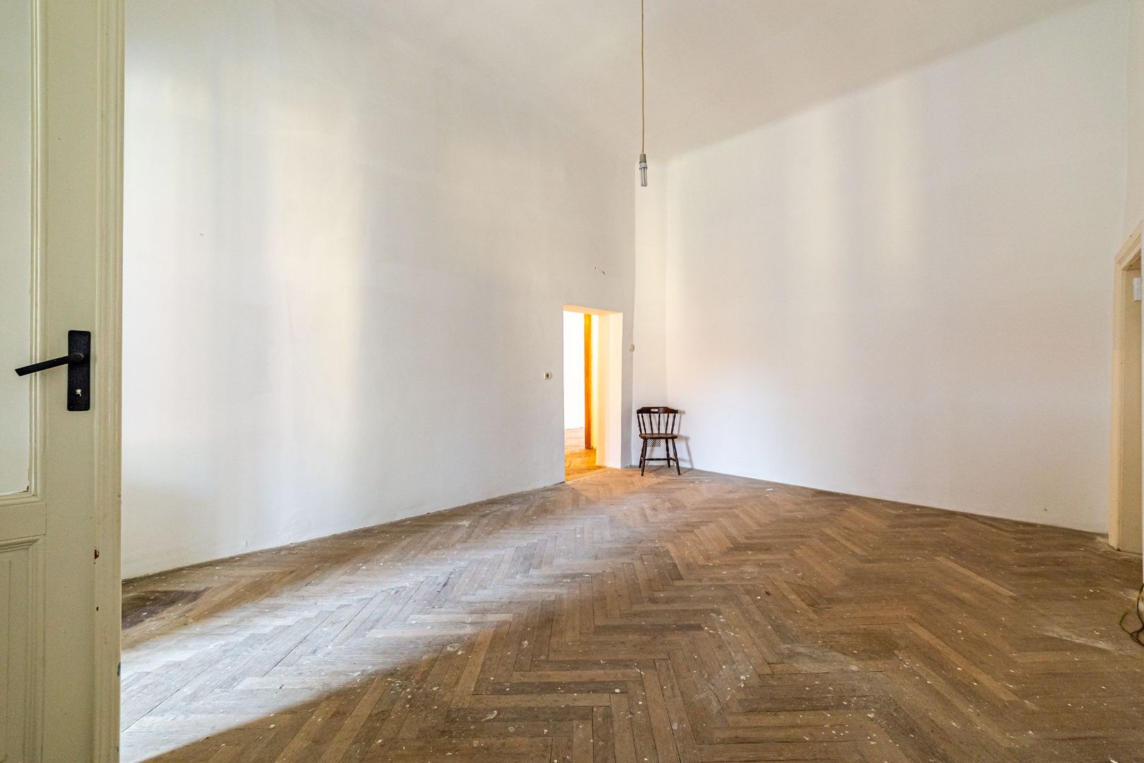 Apartament ultracentral cu potențial extraordinar - Poză 5