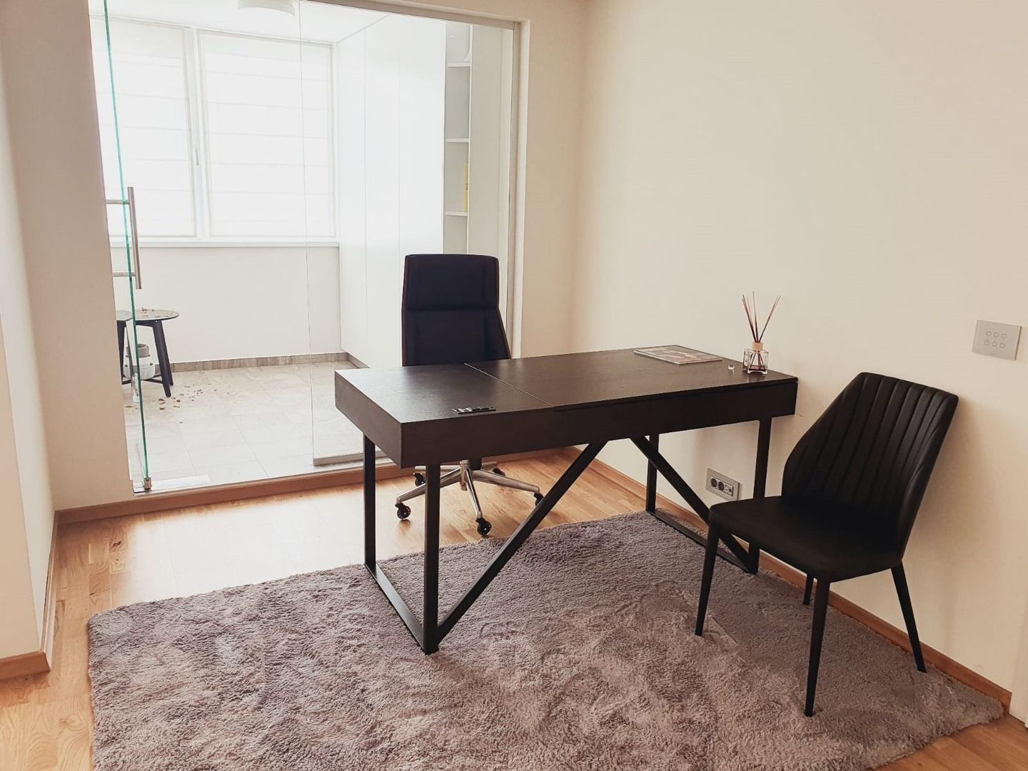 Punctele Cardinale | Apartament spatios | 3 camere + 1 Birou - Poză 2