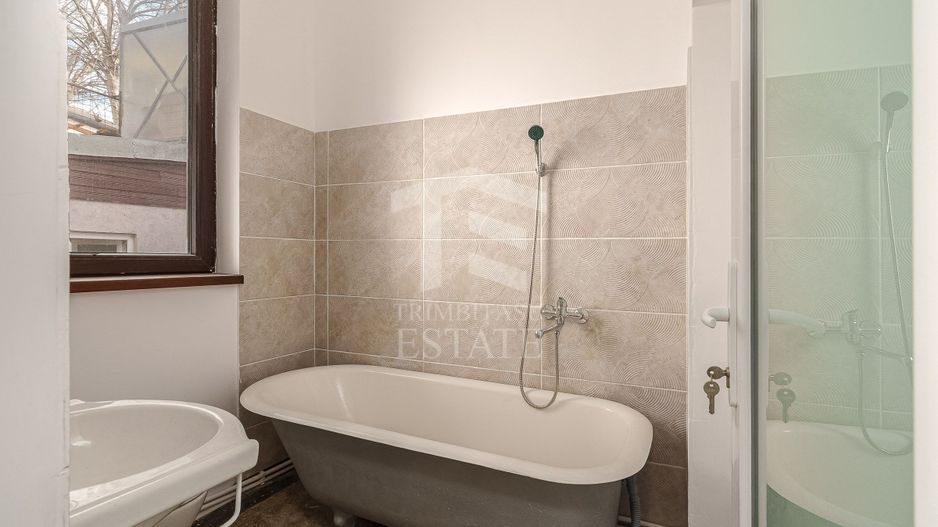 Piata Muncii - Decebal, casa 87 mp totali, 179 mp curte libera, - Poză 28