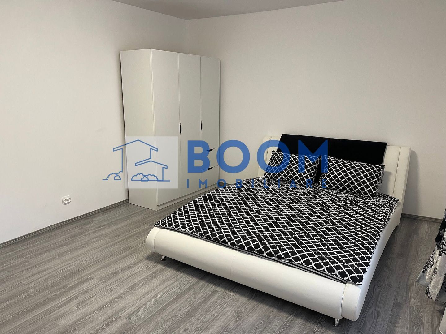 Apartament modern Ultracentral | Loc de parcare inclus | 2 balcoane | - Poză 3