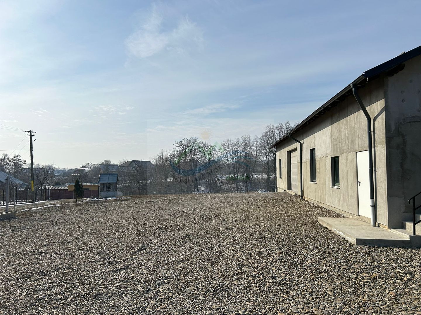 Hală de vânzare 165000 euro sau închiriere 900 euro   . - Poză 2