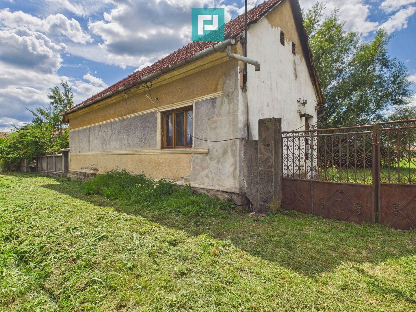 Casă cu teren de 2341 mp, în Bonțești, Arad - Poză 1
