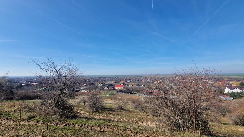 Teren extravilan,  zona si priveliste superba, Cuvin - Poză 2