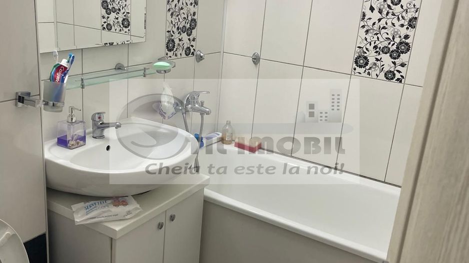 Apartament cu 3 camere Blv. Primaverii - Poză 4