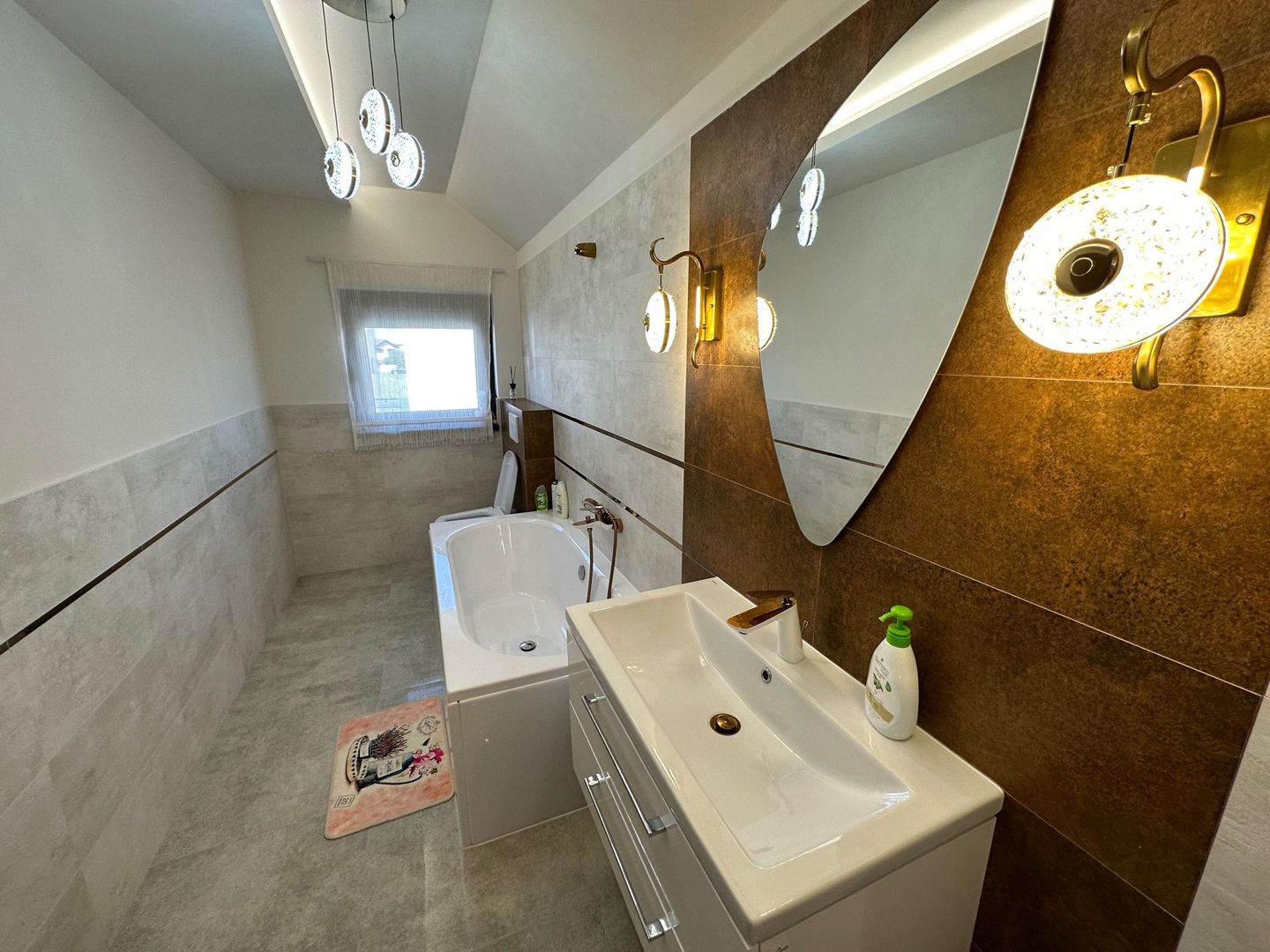 CASA EXCEPTIONALA CU LIVADA PROPRIE - Poză 46