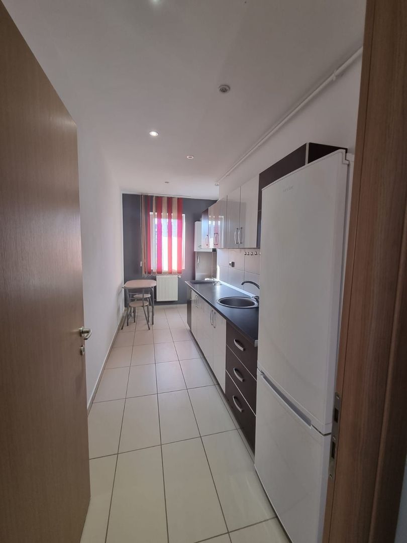 Garsonieră decomandată, centrală proprie, balcon, bloc 2010 - Poză 5