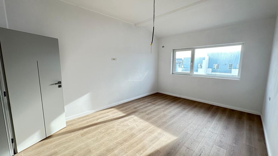 Bloc finalizat. Decomandat. Loc de parcare. - Poză 1