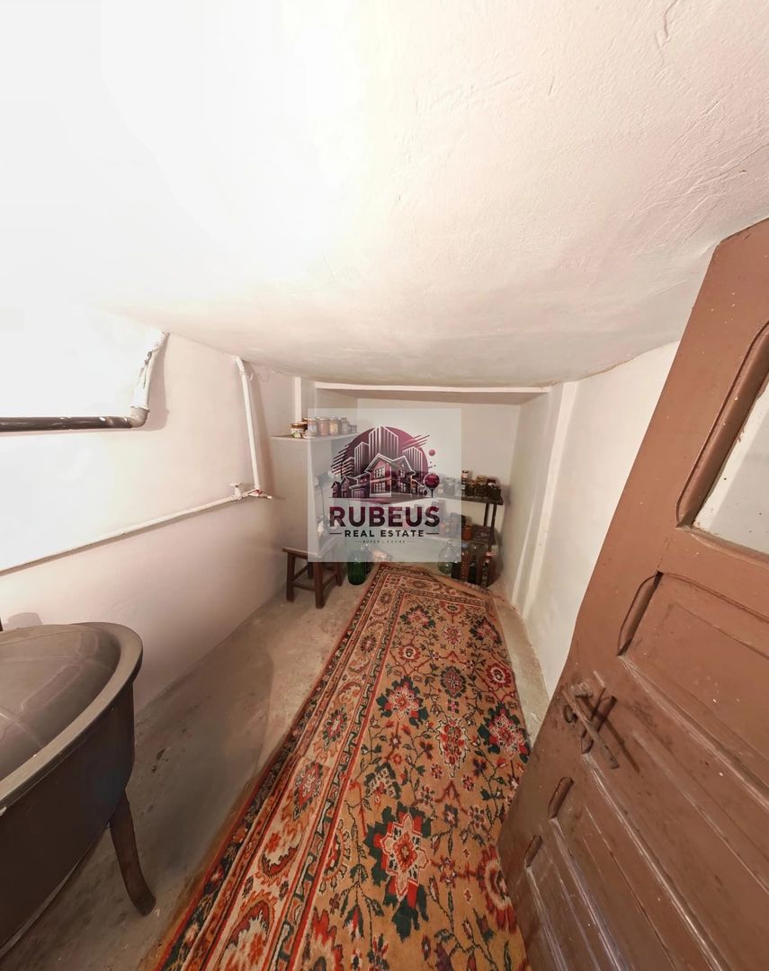 Casa cu personalitate in Calomfirescu – spatiu, liniste si teren gener - Poză 26