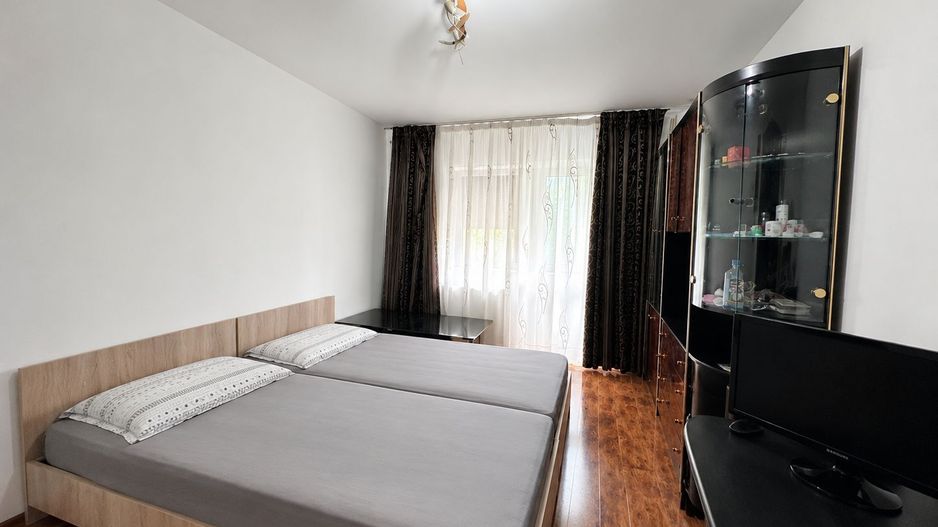 Apartament 3 camere spatios de vanzare în zona - Tractorul - Poză 9
