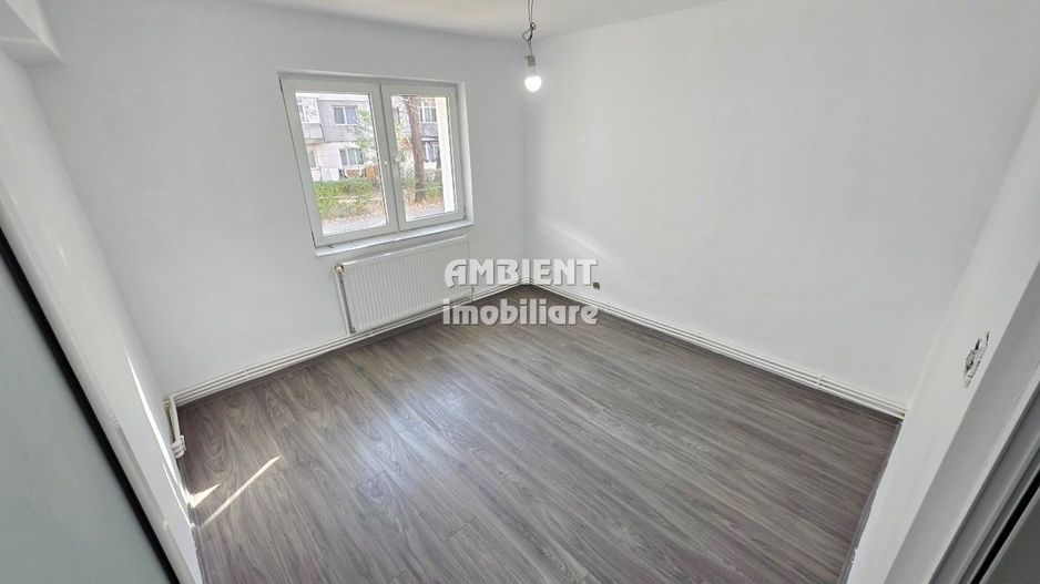 DE ÎNCHIRIAT - Spațiu birouri - Apartament cu 3 camere, parter, zona CENTRU; - Poză 3