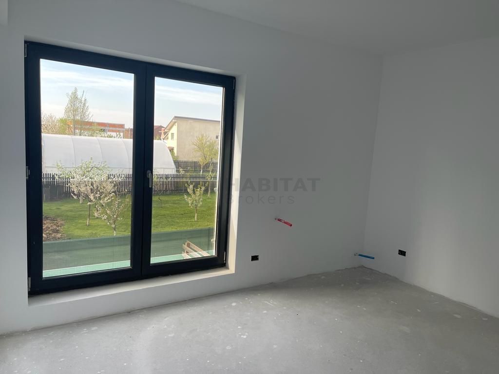 Vilă spațioasă Tunari | Curte mare | Complex închis - Poză 9