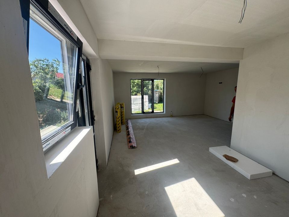 Casa noua, P+M, 4 camere, terasa, teren 500 m2, central, Cornu - Poză 17