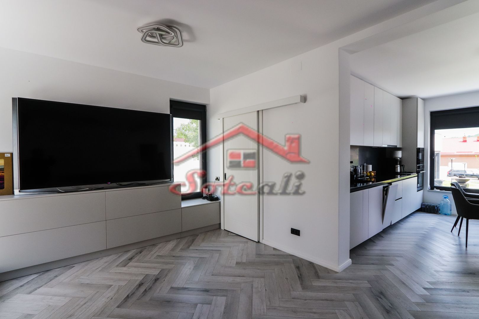 VILĂ MODERNĂ DE LUX CU PISCINĂ, FOTOVOLTAICE ȘI FOIȘOR – BREAZA - Poză 23