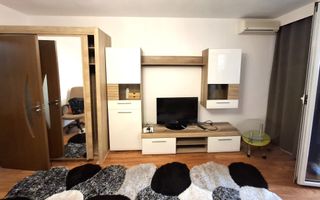 Gars. 31 mp, et 9/10, bloc reabilitat, instalații refăcute, mobilată și utilată - Poză 2