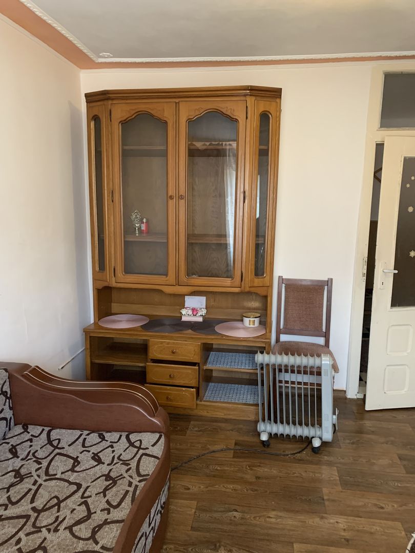 Garsoniera de inchiriat Zona Tractoru - Poză 2