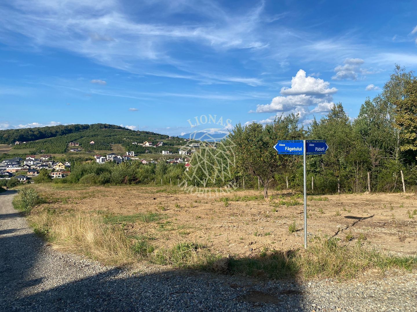 Teren intravilan 500 mp-utilitati-ideal casa D+P+2E+M-La Soare - Poză 3