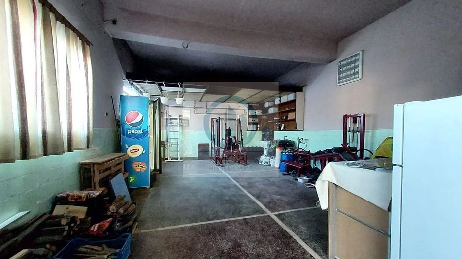 Vila Impresionanta în Deva–Construcție Solida 3 garaje inclus elevator - Poză 17