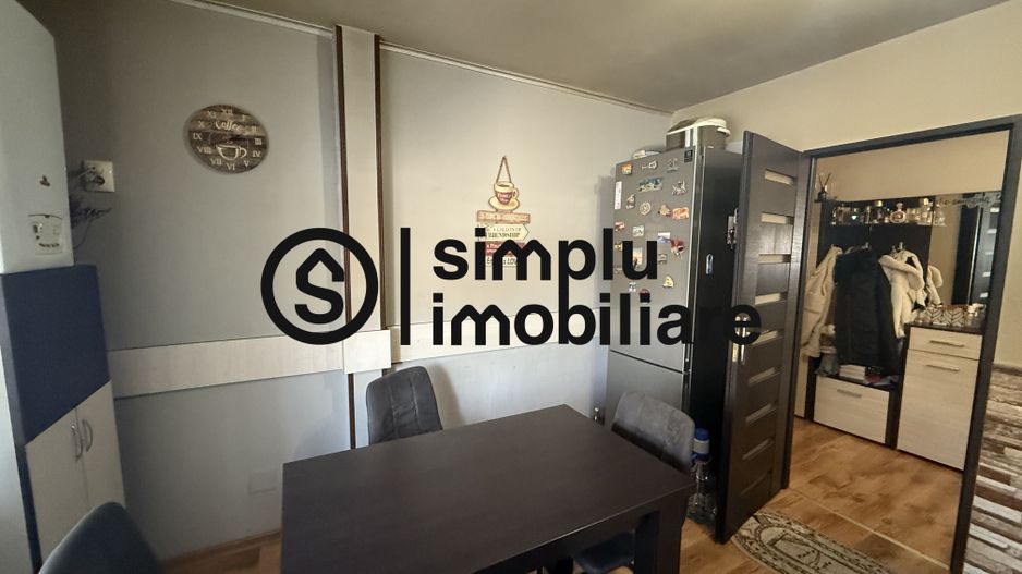 Apartament 3 camere decomandat - Poză 4