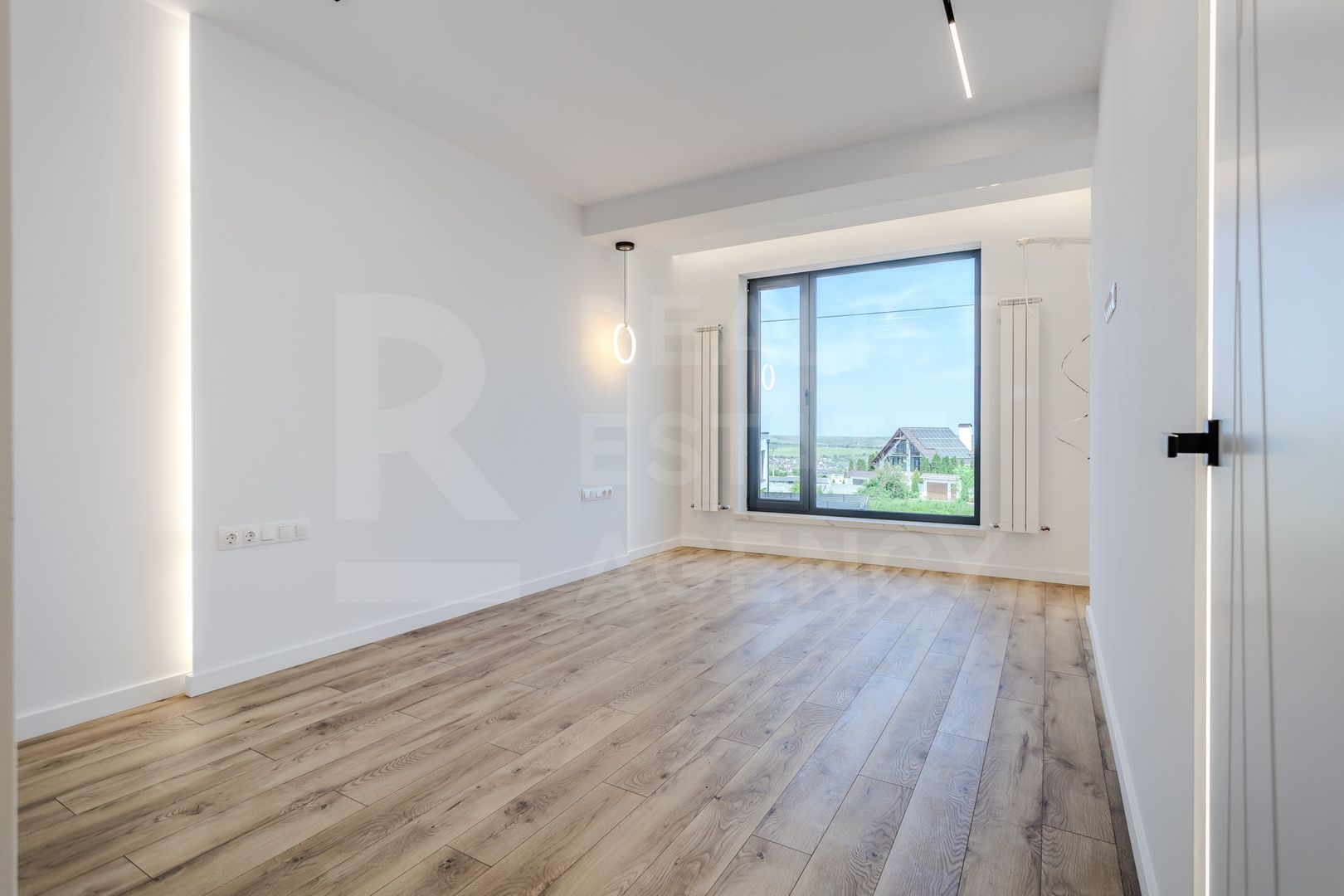 Vânzare, casă, 2 nivele, 4 camere, strada Sfânta Vineri, Tohatin - Poză 10