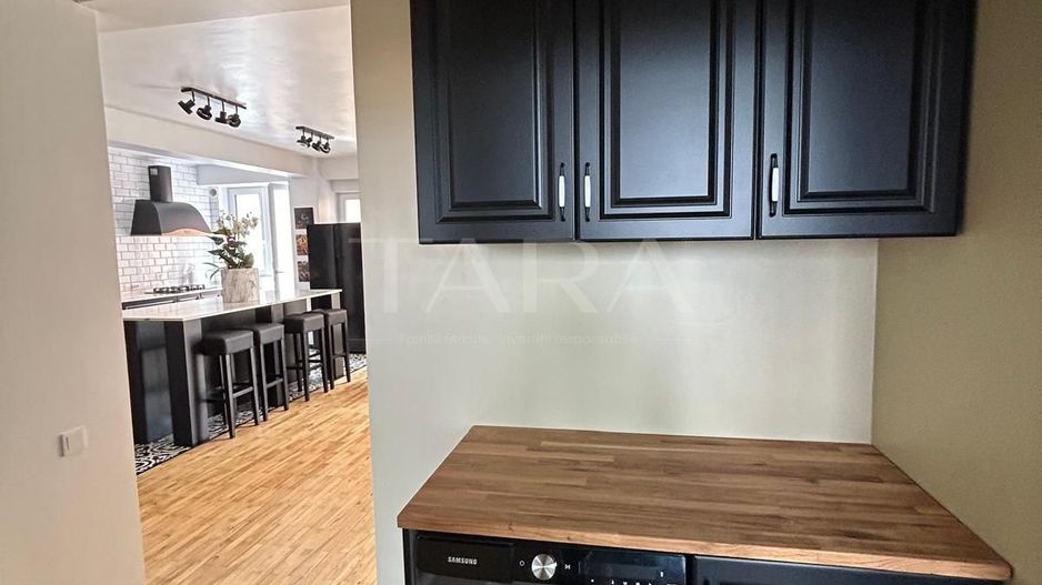 Apartament cu 3 camere, 94 mp, 2 balcoane, zona Diana. - Poză 3
