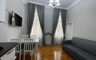 Casă de vânzare Sibiu | Central | 236 mp | 6 băi - Poză 2