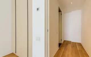 Apartamentul de la Malul Mării – Eleganță Contemporană în Inima Stațiunii - Poză 19