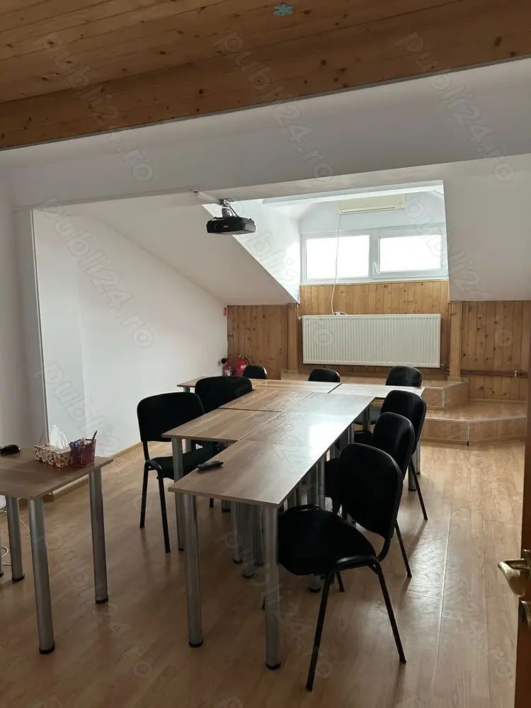 Vila de închiriat  ideală pentru activități educaționale sau office - Poză 5
