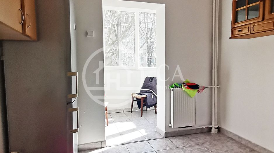 Apartament cu 3 camere de vanzare in zona Decebal, Oradea - Poză 7