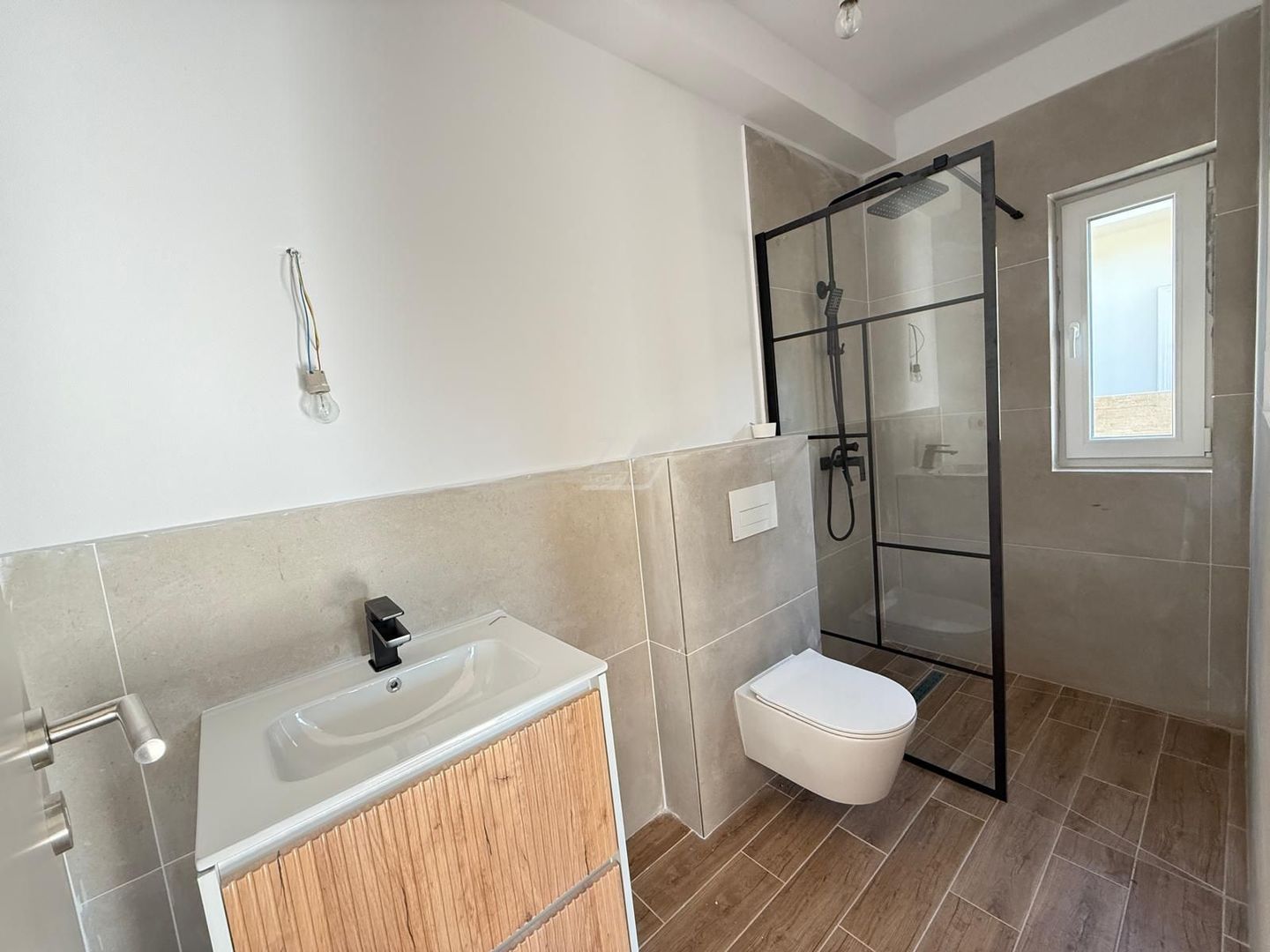 Drumul Boilor - noul Lidl. Drum pavat. Toate utilitatile. 3 camere, 2 bai. - Poză 7