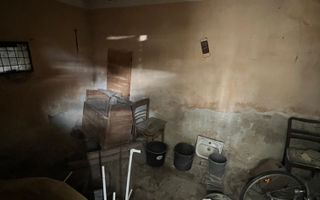 Casă de vânzare în Călanul Mic –  2 clădiri, curte, grădină, garaj - Poză 10