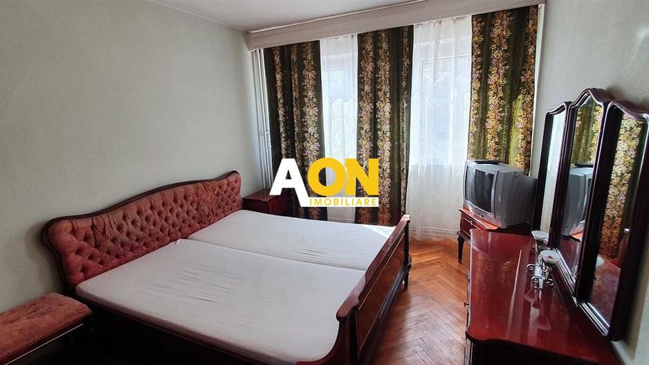 Apartament 4 camere M -uri etaj 1 - Poză 2