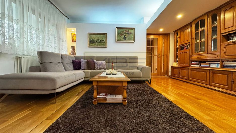 Apartament 3 camere 2 bai central Rond Podu Ros - Poză 6