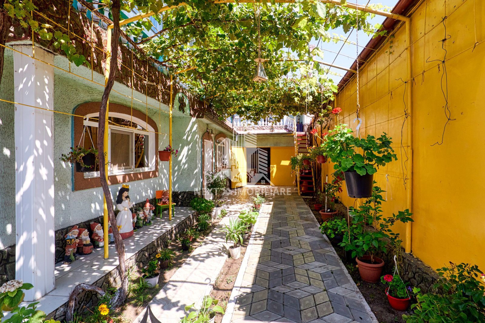 Casa 8 camere Agigea 177mp si teren 332mp - Poză 6