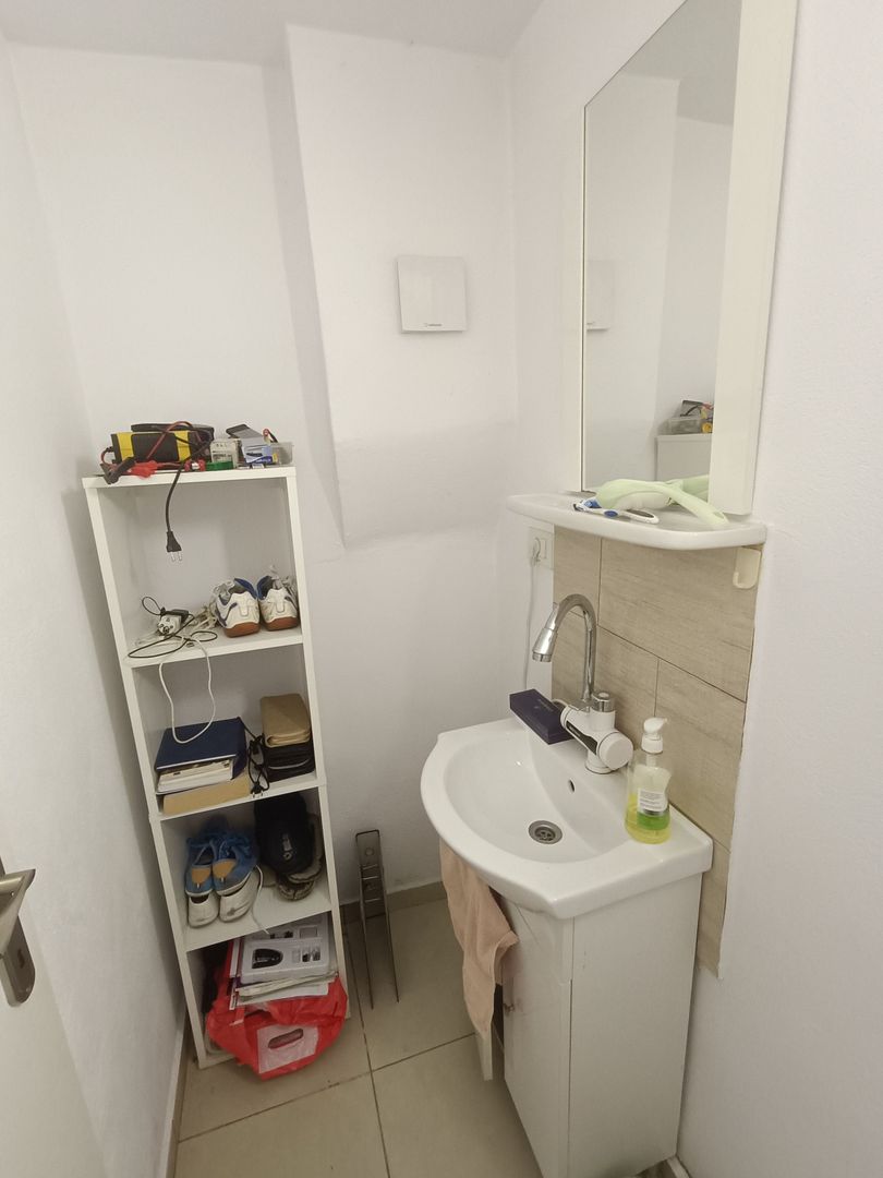 Casă de vanzare cu 4 camere 107 mpu pivnita anexe curte gradina Sebes - Poză 9