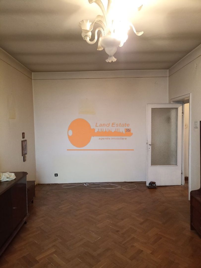 Garsoniera Ho si Min ( bloc rusesc-boxa ) - Poză 1