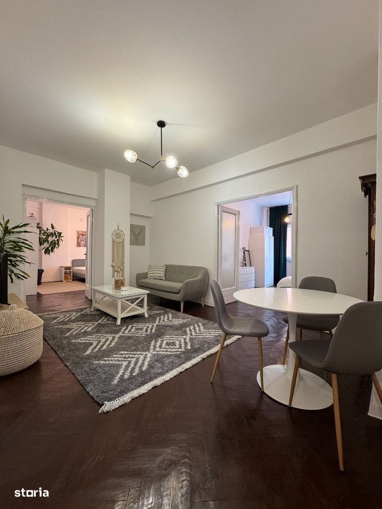 Apartament ultracentral 3 camere proaspat renovat - Poză 1