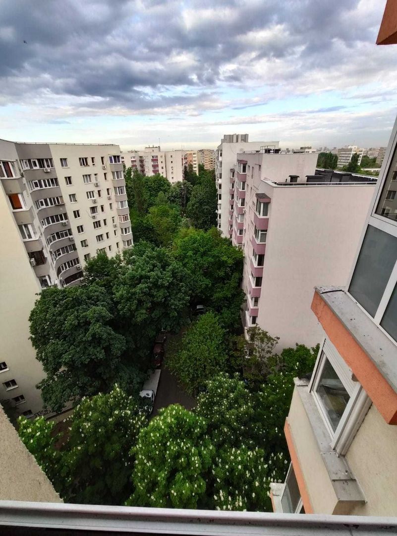 Garsoniera spatioasa, 5 min metrou Titan, vedere panoramica, moderna - Poză 8