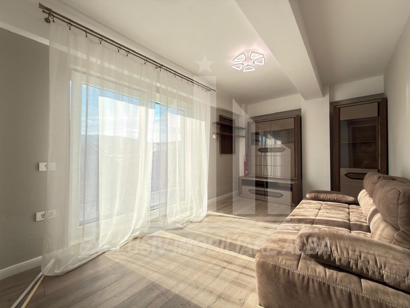Apartament 3 camere | Etaj 1 | 68 mp | Bloc Nou | Cetate - Poză 2