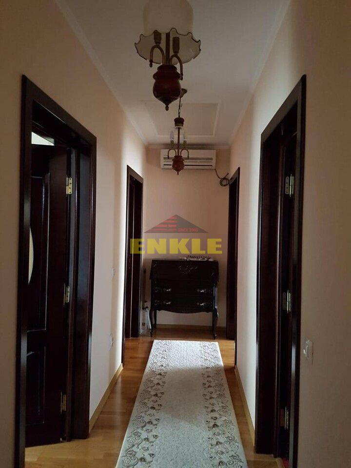 Casa , P+1+teren, 700 mp,zona Calea Nationala ,pret 320000 Euro Negociabil - Poză 9