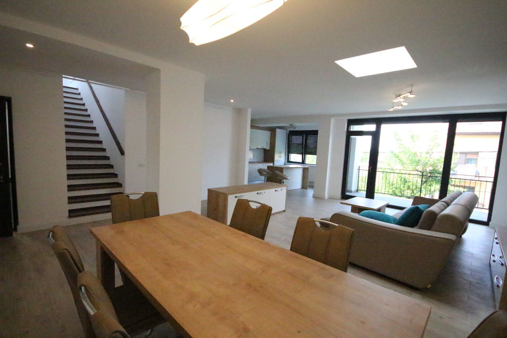 Apartament 4 camere de vanzare în zona Elisabetin - Poză 1