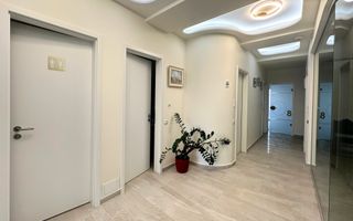 De vânzare Centru Medical Multifuncțional 196 mp zona Coresi - Poză 3